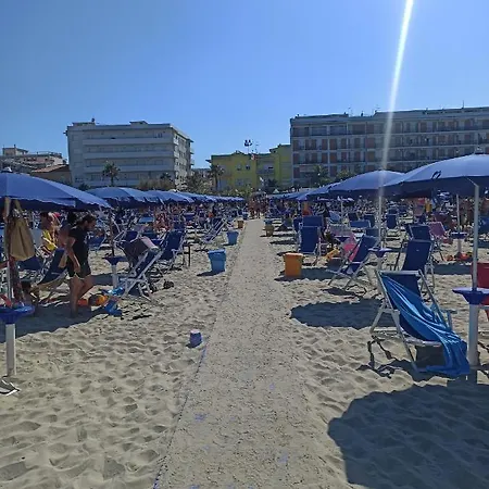 شقة Colleoni 19 Parigi, Superior Con Corte Privata *