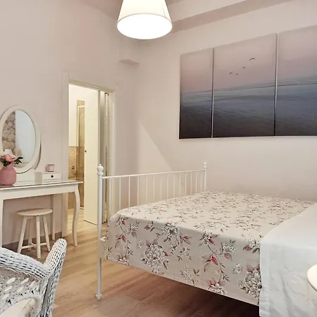 Colleoni 19 Parigi, Superior Con Corte Privata *