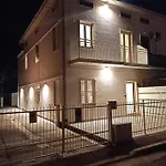 Apartment Colleoni 19 Parigi, Superior Con Corte Privata *