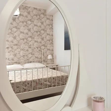 Colleoni 19 Parigi, Superior Con Corte Privata 아파트 *