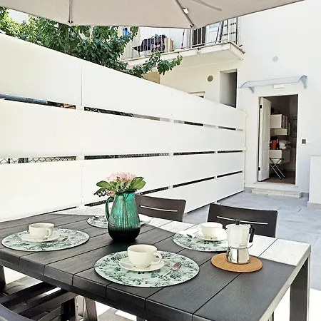 Colleoni 19 Parigi, Superior Con Corte Privata Apartment Civitanova Marche